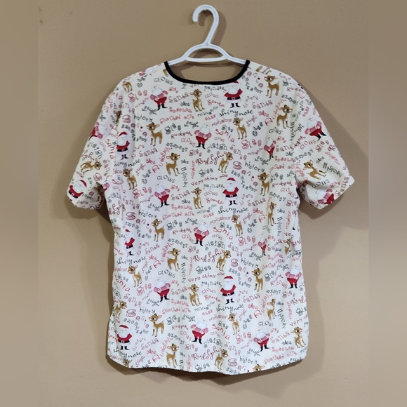 Women's Rudolph the Red Nose Reindeer Scrub Top Christmas Sz M  2 Pockets - Picture 4 of 11